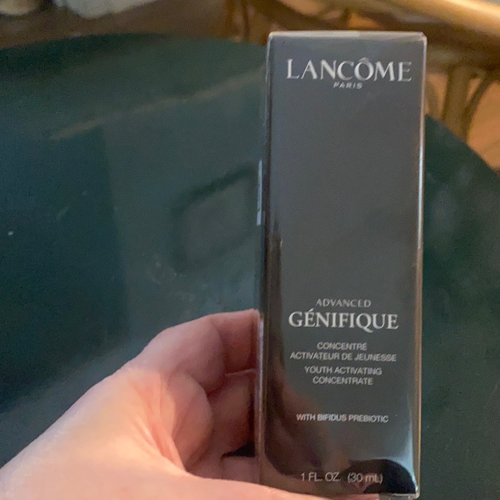 Lancôme genifique youth activated concentrate serum.1 ounce bottle never opened